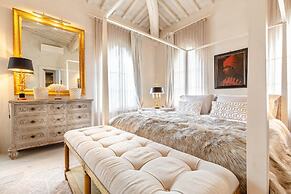 La Casina in Lucca With 2 Bedrooms and 3 Bathrooms