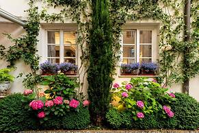 La Casina in Lucca With 2 Bedrooms and 3 Bathrooms