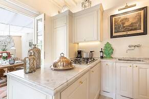 La Casina in Lucca With 2 Bedrooms and 3 Bathrooms