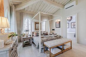 La Casina in Lucca With 2 Bedrooms and 3 Bathrooms