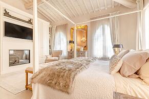 La Casina in Lucca With 2 Bedrooms and 3 Bathrooms