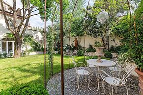 La Casina in Lucca With 2 Bedrooms and 3 Bathrooms