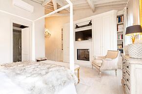 La Casina in Lucca With 2 Bedrooms and 3 Bathrooms