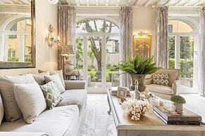 La Casina in Lucca With 2 Bedrooms and 3 Bathrooms