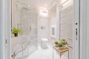 La Casina in Lucca With 2 Bedrooms and 3 Bathrooms