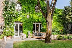 La Casina in Lucca With 2 Bedrooms and 3 Bathrooms