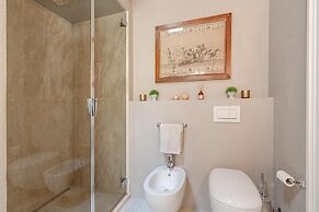 La Casina in Lucca With 2 Bedrooms and 3 Bathrooms