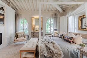 La Casina in Lucca With 2 Bedrooms and 3 Bathrooms