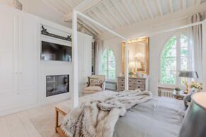 La Casina in Lucca With 2 Bedrooms and 3 Bathrooms