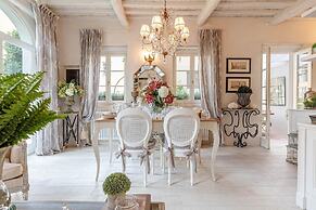 La Casina in Lucca With 2 Bedrooms and 3 Bathrooms