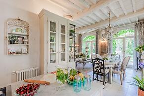 La Casina in Lucca With 2 Bedrooms and 3 Bathrooms