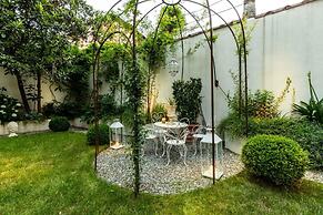 La Casina in Lucca With 2 Bedrooms and 3 Bathrooms