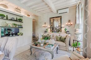 La Casina in Lucca With 2 Bedrooms and 3 Bathrooms