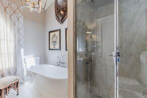 La Casina in Lucca With 2 Bedrooms and 3 Bathrooms