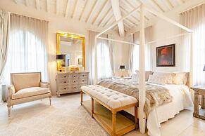 La Casina in Lucca With 2 Bedrooms and 3 Bathrooms