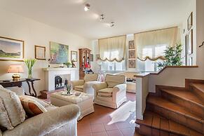Casa Emy in Lucca With 3 Bedrooms and 2 Bathrooms