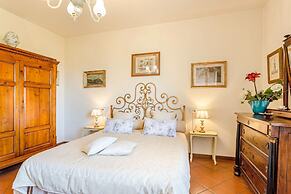 Casa Emy in Lucca With 3 Bedrooms and 2 Bathrooms