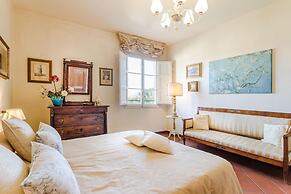 Casa Emy in Lucca With 3 Bedrooms and 2 Bathrooms