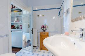 Casa Emy in Lucca With 3 Bedrooms and 2 Bathrooms