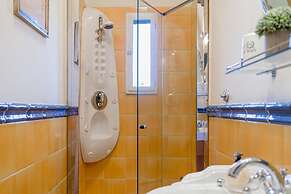 Casa Emy in Lucca With 3 Bedrooms and 2 Bathrooms