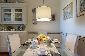 Casa Emy in Lucca With 3 Bedrooms and 2 Bathrooms
