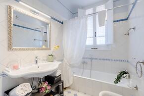 Casa Emy in Lucca With 3 Bedrooms and 2 Bathrooms