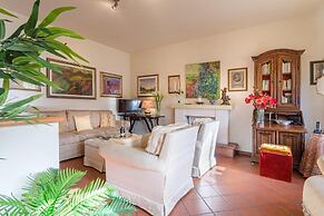 Casa Emy in Lucca With 3 Bedrooms and 2 Bathrooms