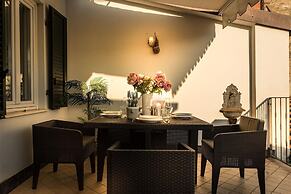 Casa Raffa in Lucca With 2 Bedrooms and 2 Bathrooms