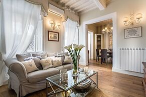 Casa Raffa in Lucca With 2 Bedrooms and 2 Bathrooms