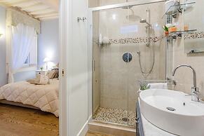 Casa Raffa in Lucca With 2 Bedrooms and 2 Bathrooms