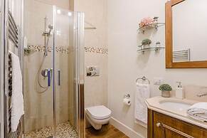 Casa Raffa in Lucca With 2 Bedrooms and 2 Bathrooms