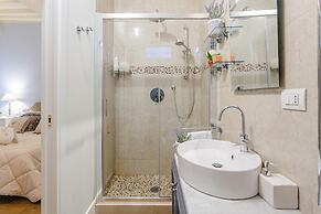 Casa Raffa in Lucca With 2 Bedrooms and 2 Bathrooms