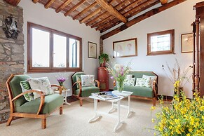 Melograno Farmhouse in Capannori