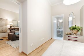 Casa Betta in Lucca With 2 Bedrooms and 2 Bathrooms