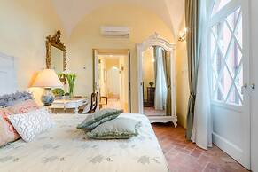 Casa Vera in Lucca With 2 Bedrooms and 2 Bathrooms
