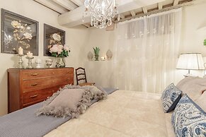 Casa Poggi in Lucca With 5 Bedrooms and 3 Bathrooms
