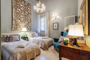 Casa Poggi in Lucca With 5 Bedrooms and 3 Bathrooms