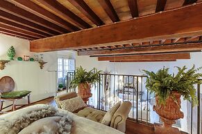 Casa Poggi in Lucca With 5 Bedrooms and 3 Bathrooms