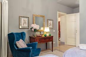 Casa Poggi in Lucca With 5 Bedrooms and 3 Bathrooms