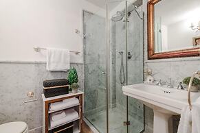 Casa Poggi in Lucca With 5 Bedrooms and 3 Bathrooms