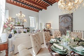 Casa Poggi in Lucca With 5 Bedrooms and 3 Bathrooms