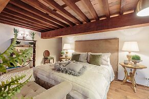 Casa Poggi in Lucca With 5 Bedrooms and 3 Bathrooms