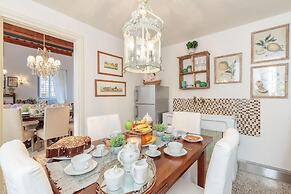 Casa Poggi in Lucca With 5 Bedrooms and 3 Bathrooms