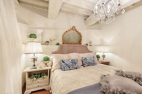 Casa Poggi in Lucca With 5 Bedrooms and 3 Bathrooms