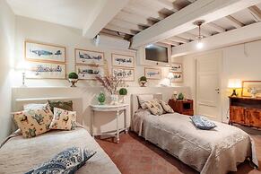 Casa Poggi in Lucca With 5 Bedrooms and 3 Bathrooms