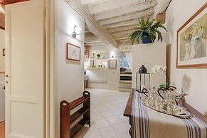 The 1400 s Apartment