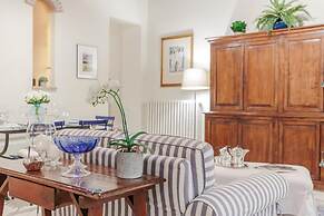 The 1400 s Apartment