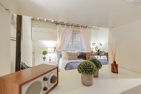 The 1400 s Apartment