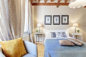 Casa Arias in Lucca With 2 Bedrooms and 1 Bathrooms