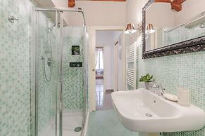 Casa Arias in Lucca With 2 Bedrooms and 1 Bathrooms